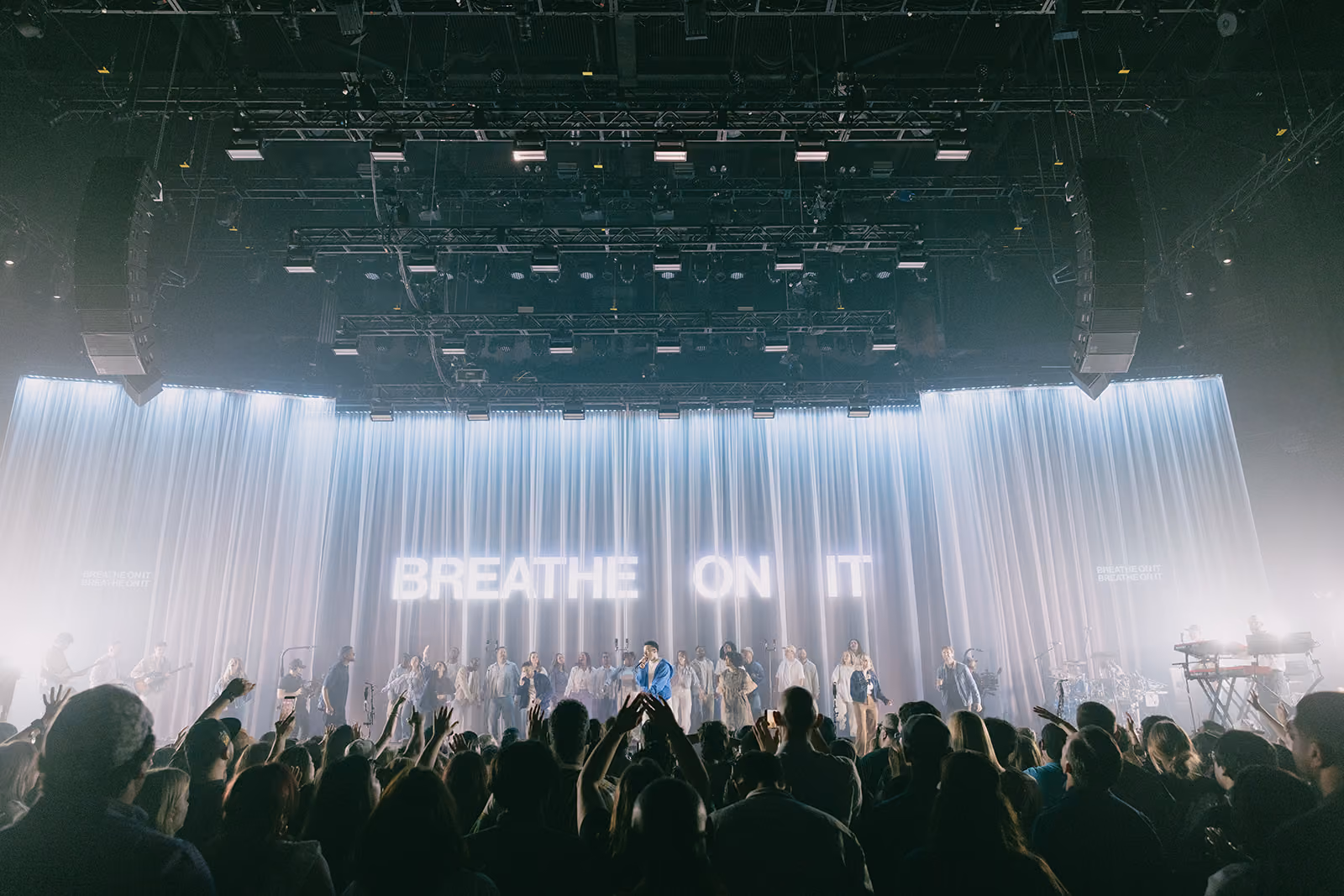 Here Comes the Church — Live — Tauren Wells — Live Photos