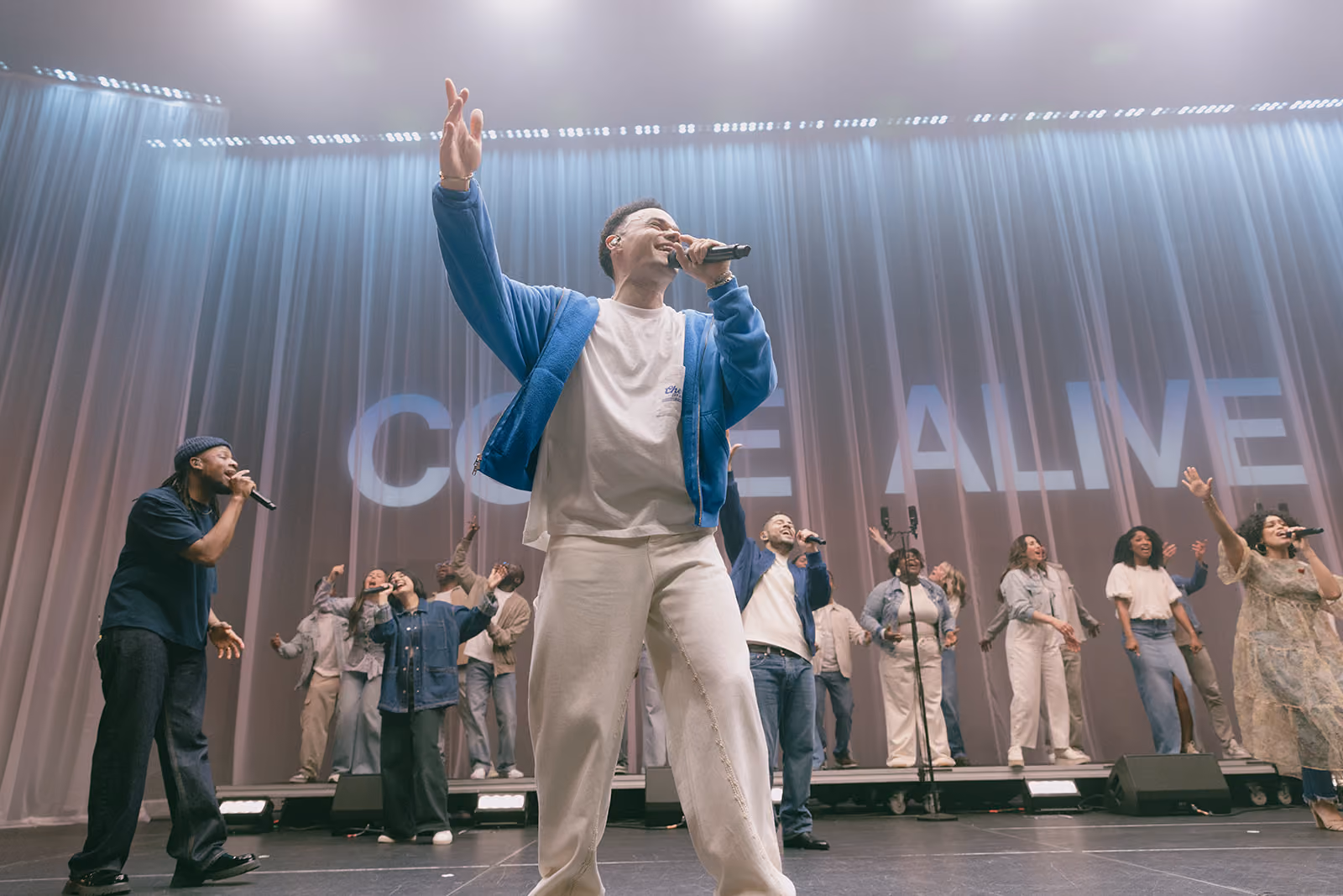 Here Comes the Church — Live — Tauren Wells — Live Photos